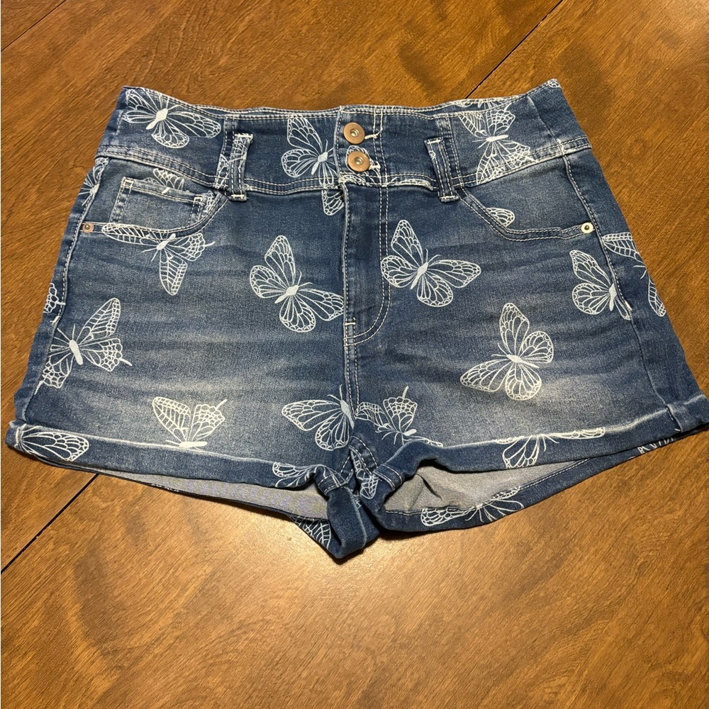 No Boundaries size 13 Shorts